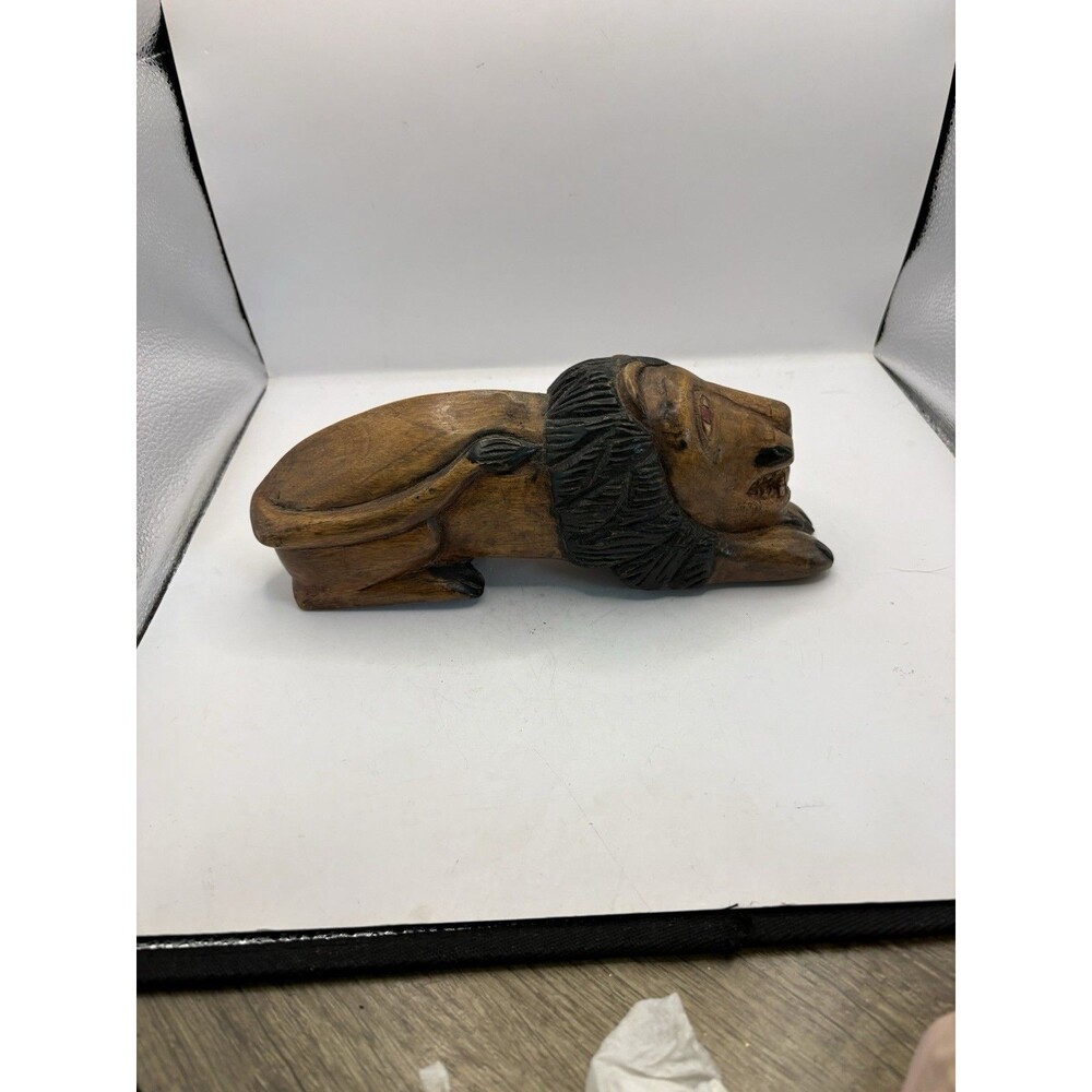 American Folk Art Hand Carved Lion Hand Painted